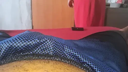 Ich kann es nicht glauben! Meine heiße stiefmutter, dicker arsch und riesige möpse, mein schwanz