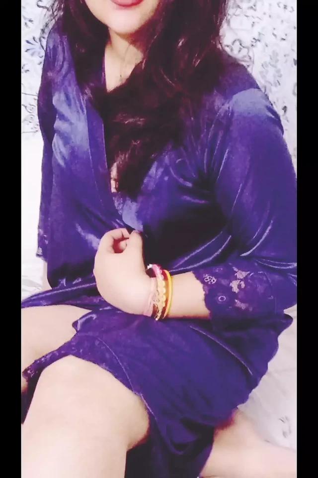 Devar ne bhabhi ko porn dekhte hue pakad liya or phir jamkar chudai ki