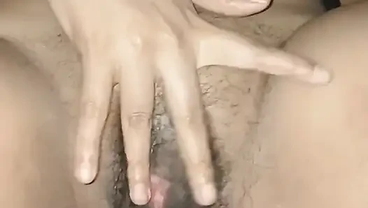 Adhi Raat Mai Bhabi Ungali Karti Howa
