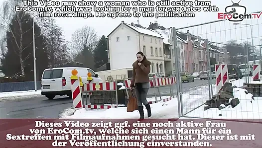 Deutsches Mädchen von Nebenan macht Job Casting auf der Straße