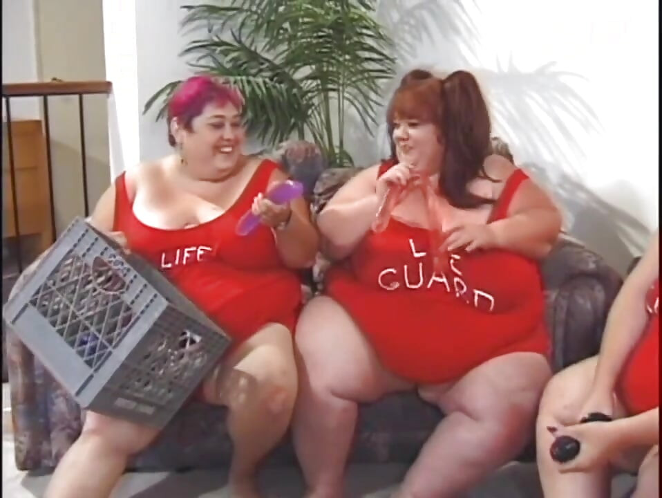 Big fat lesbian threesome pussy licking dildo playing