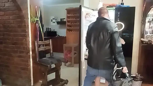 Anal panal buzdolabı sürtük eski kız arkadaşını sikiyor