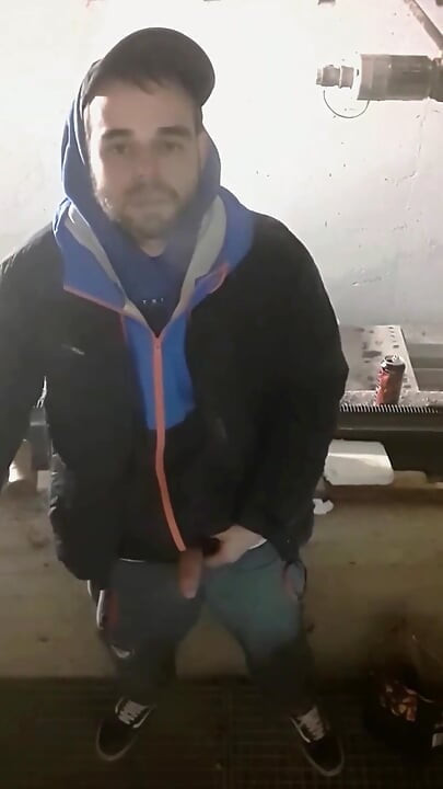 Kompilacija vlastitih videa u kojima svršavam