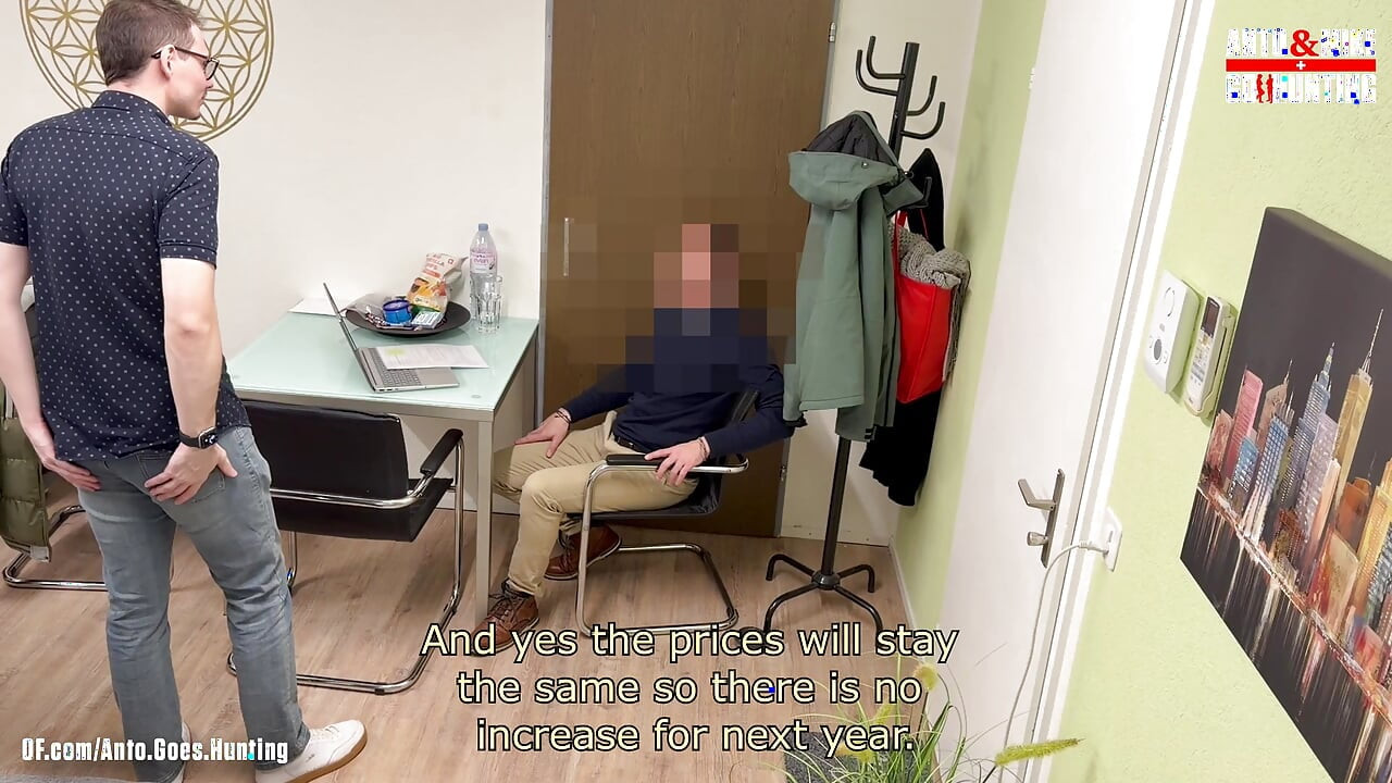 Mike Sucks the Straight Married Broker Again and He Cums Just From the Blowjob