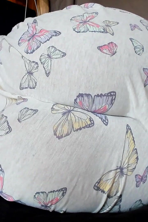 Lying Down Sideways, Shaking My Big Booty and Spreading Extremely Close-up to Cam