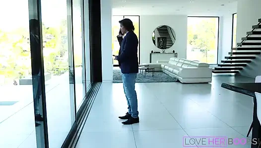 Boobalicious Social Media Influencer