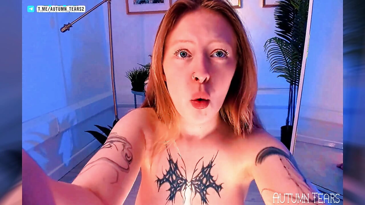 Une Israélienne blonde testera tous vos fétiches en enfoncer un gode dans sa chatte étroite - Autumn Tears