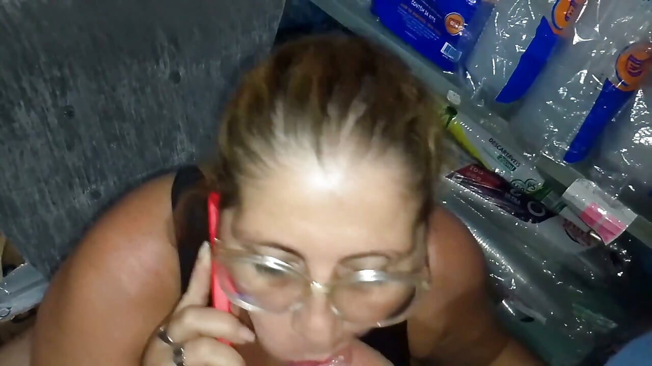 Chupapollas con pecho grande