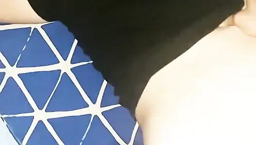 Lezzetli sikiş arkadaşı azdığında, onu dölle besliyor