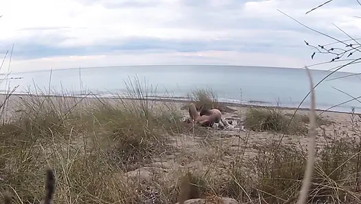 Fransız öğretmen sürtük çıplak plajda amatör sakso çekiyor yabancıyla boşalma - misscreamy