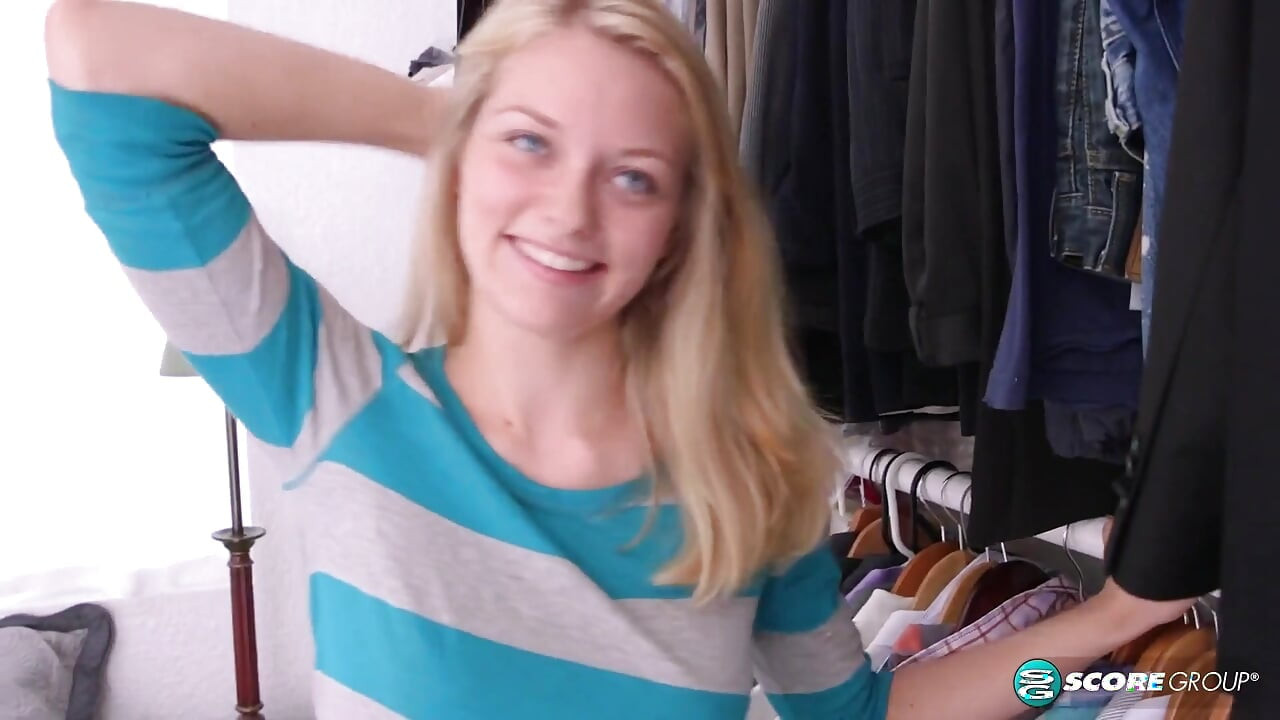 Alli rae lagi asik ngentot hot
