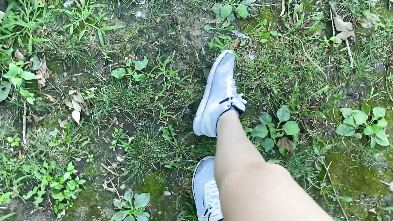OutDoor Dirty Shoes Feet Smelling