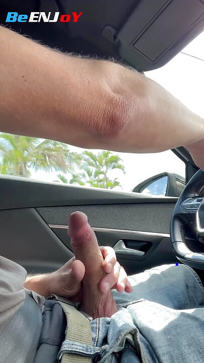 BeENJoY - Handjob at the wheel of the car and massive ejaculation on the side of the road in front of stunned motorists