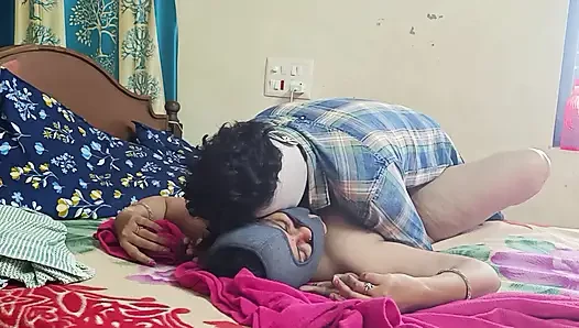 unerwartete schlafzimmer-Überraschung beim ficken der schläfrigen telugu