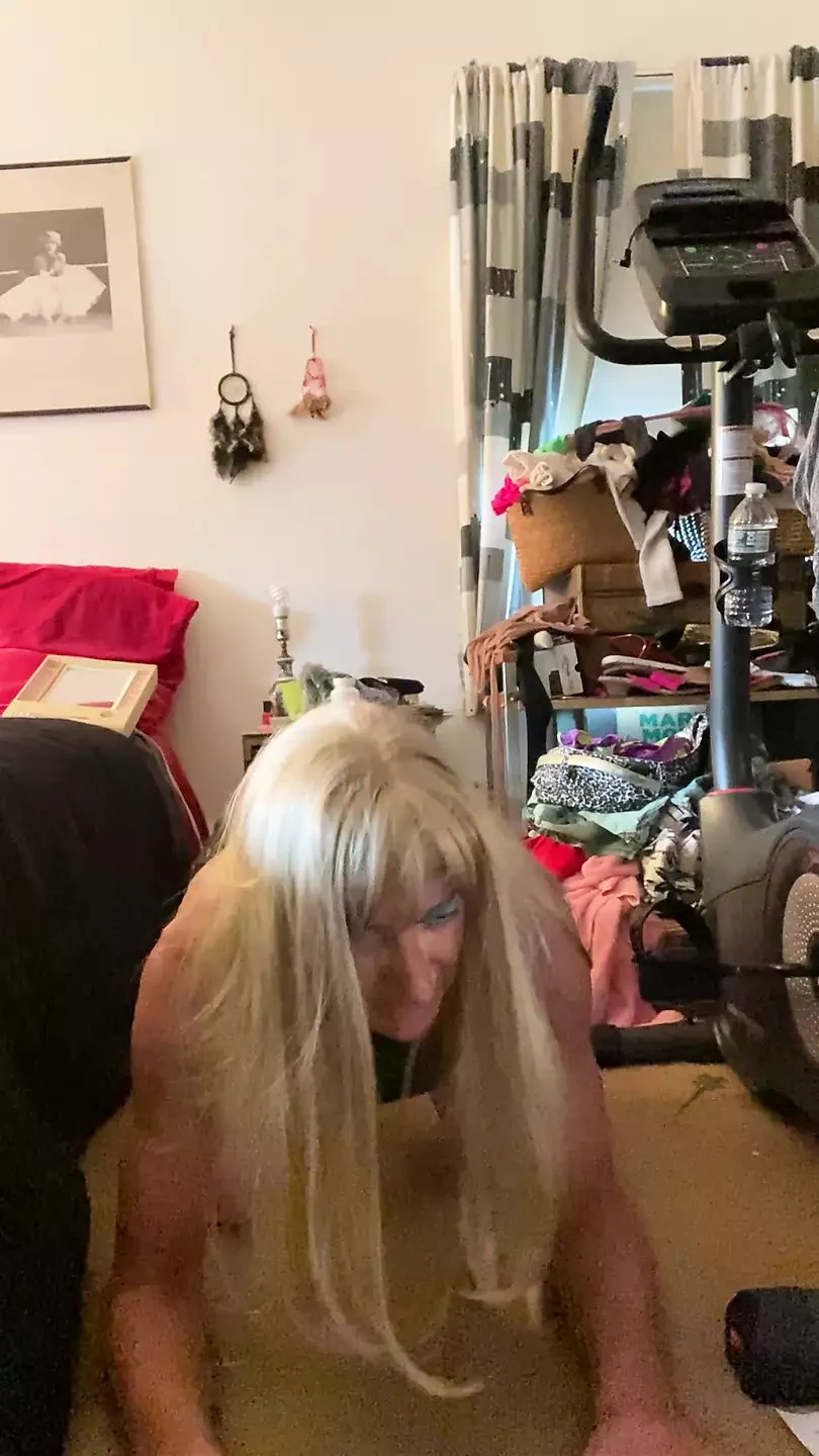 Slut cumming