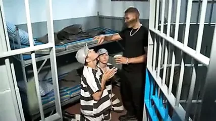 8 Prison 2