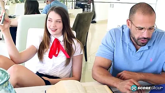 Elena koshka: öğretmenli genç amcık