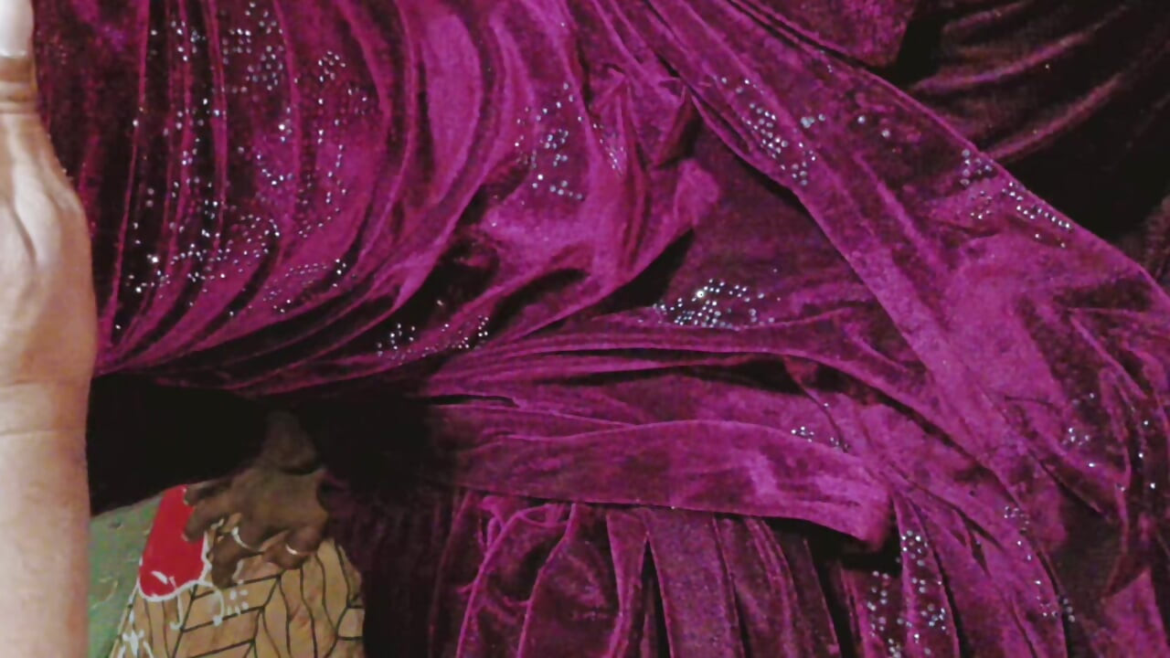 Abang ipar mengongkek zakar hitam besar dan membuat video adik ipar kampung India asli