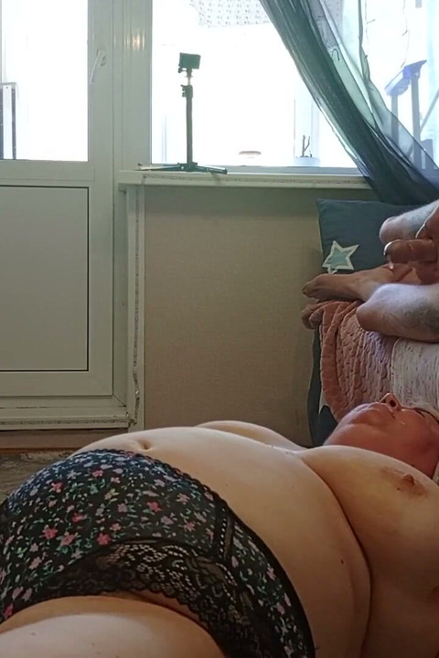 I Jerk off My Dick and Fill My Stepmom's Mouth with Cum
