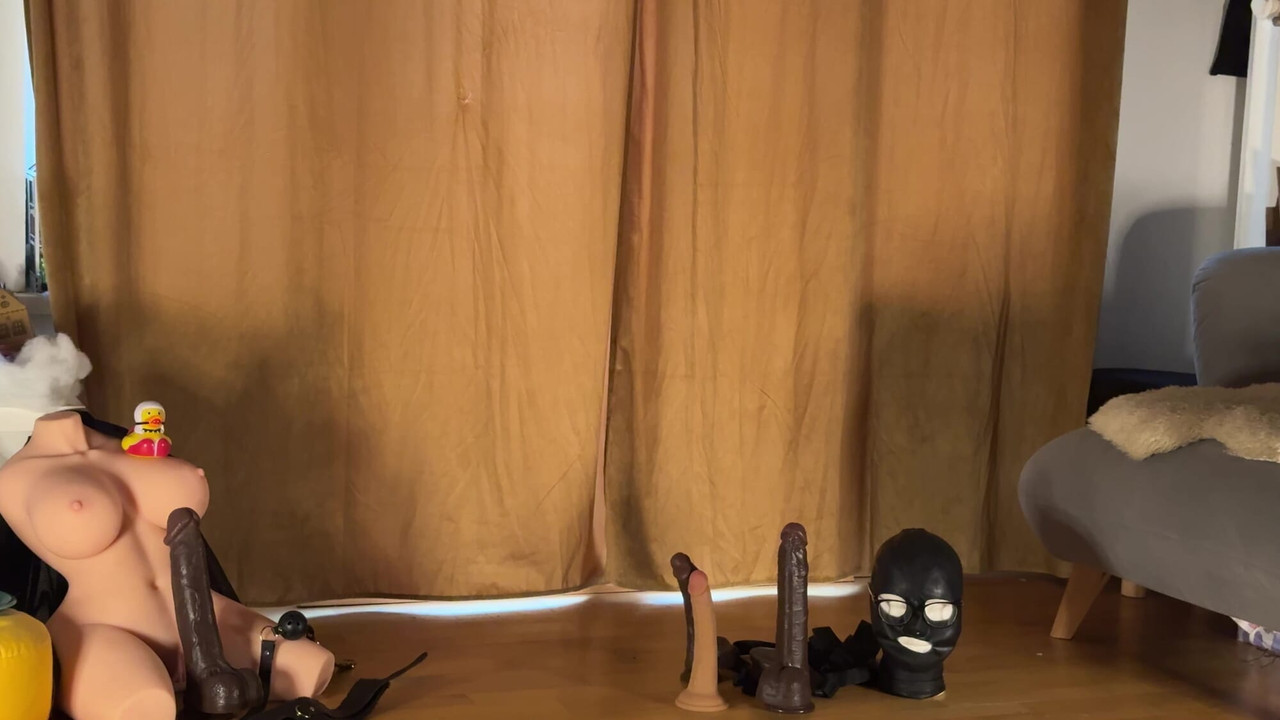 Intro XHamster – Saya Kurus Lilly