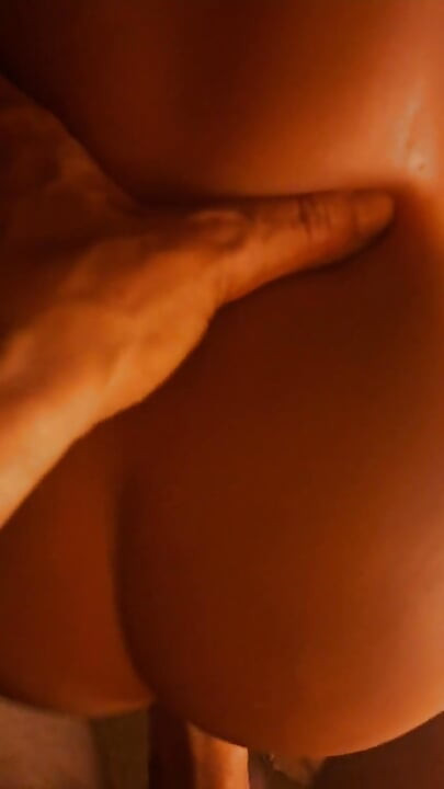 Eu finalmente tenho que gozar depois de um dia de punheta