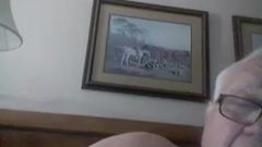 Vovô brinca na webcam