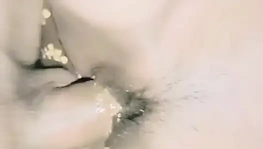 Entot aku habis-habisan dan masukin kontolmu ke dalam memekku, aku nggak sabar lagi, tolong entot aku habis-habisan sama pasangan desa india