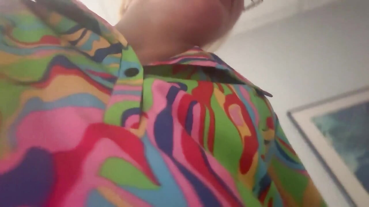 Almost Caught Pee and Masturbate Waiting the Doctor