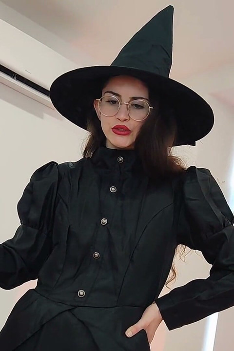 Fattened by a Witch to Be Devoured Uvula Fetish Feeder
