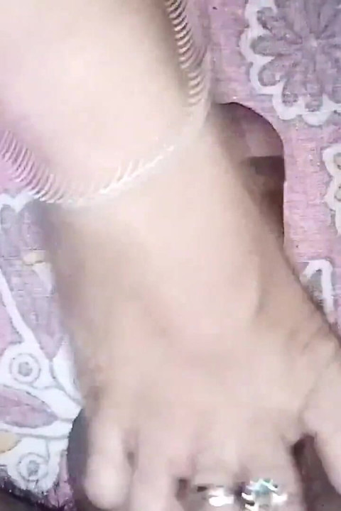 Hot Bhabhi Playing with Her Toy. Faphouse XXX