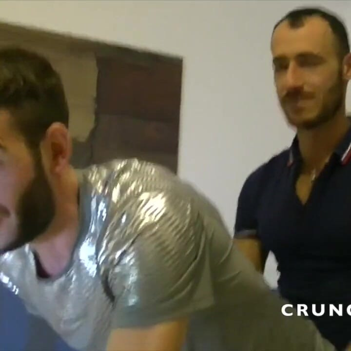 Axel Max, Eli Shalim tarafından ham kullanılıyor