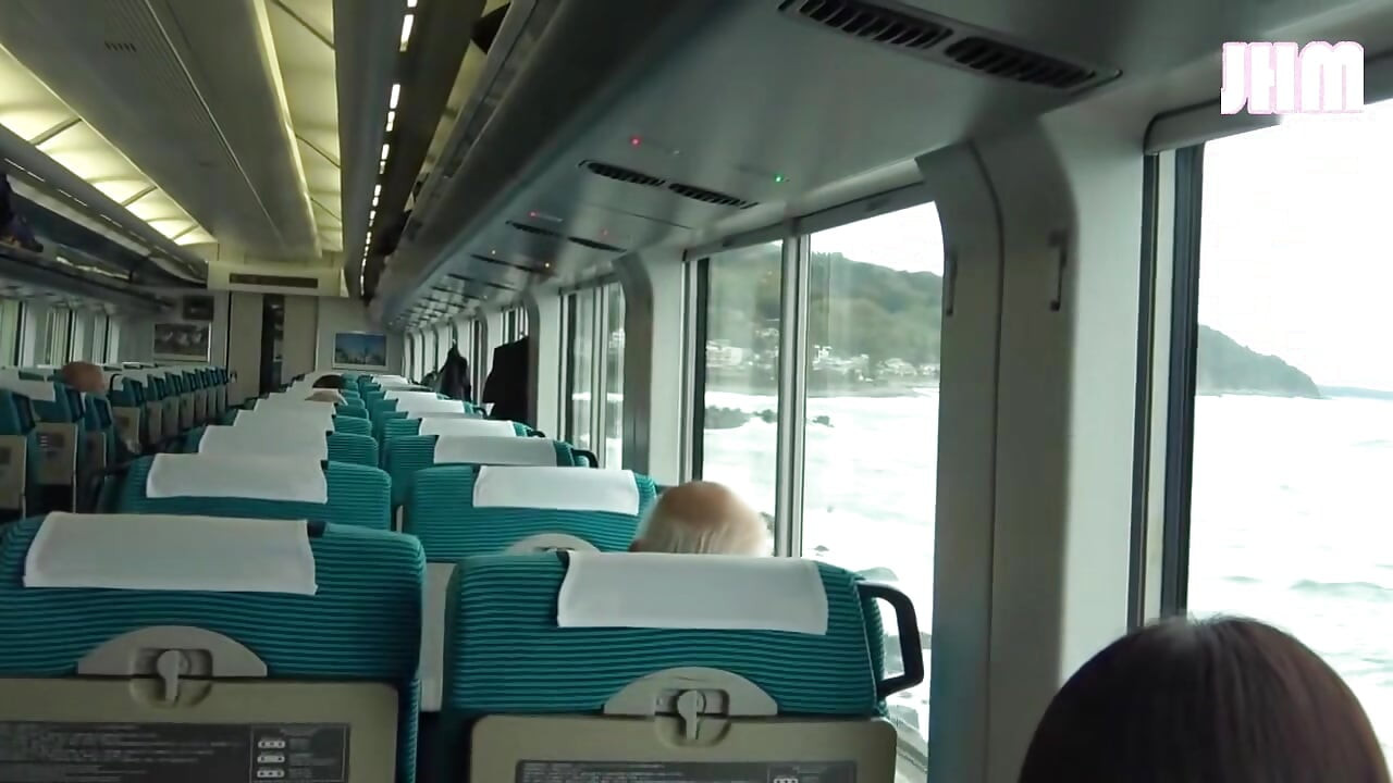 四個成熟妻子在私人溫泉別墅的悶熱度假勝地 - 5