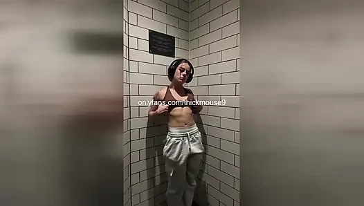 Buff, 18-jähriger arsch zerstört IG live im fitnessstudio