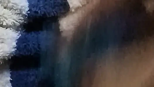 Rekaman seks solo tante seksi lagi asik muncrat pakai dildo baru