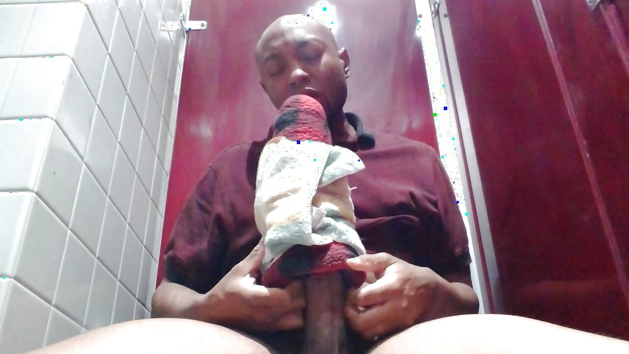 4 am College black guy cums in locker room