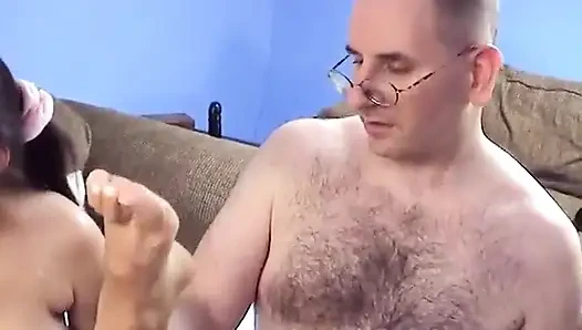 Kıllı inek ve beş amatör lezbiyen grup seks yapıyor