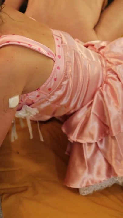 2477eo_i_02- amateur francesa, sexo vestido, lencería de satén, cogida de concha, lamer huevos, culo a boca, nalgadas, corrida | Clip 2
