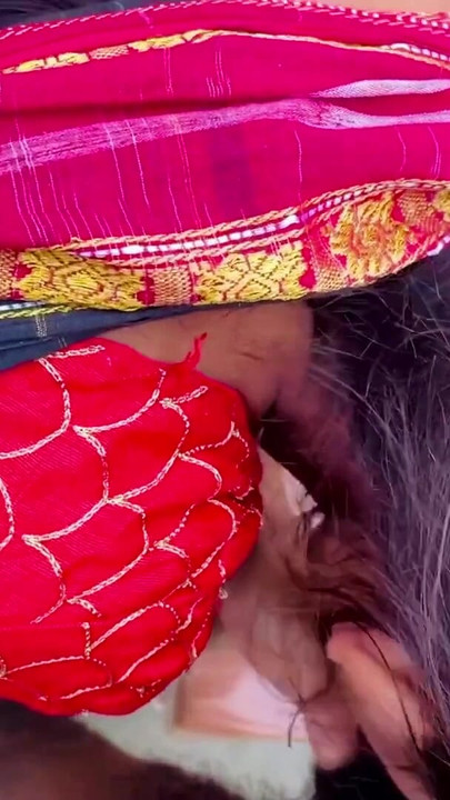 Zapanjujući trenutak iz filma "Seks na otvorenom Kolkata desi bengalski bhabi seks izvan tržnice"