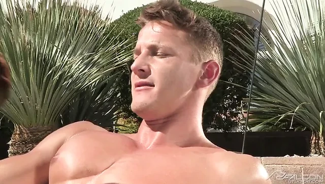 FS - у бассейна - Brent Corrigan трахается с Darius Ferdynand