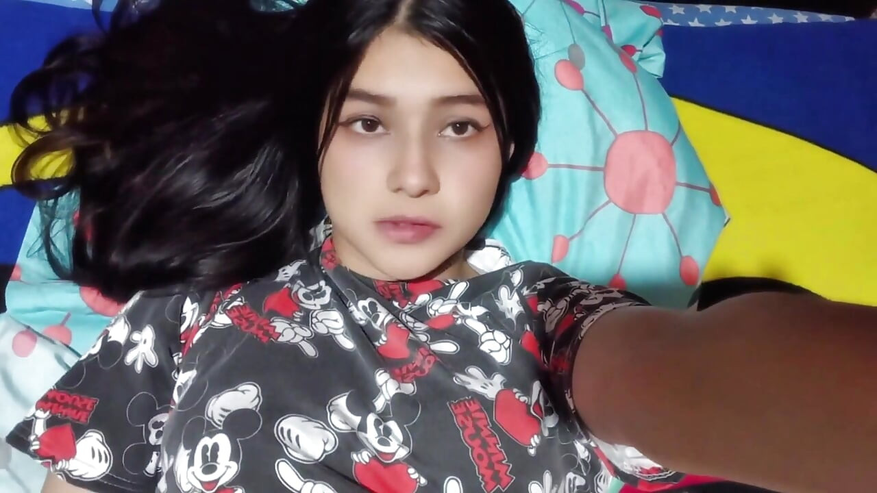 집에 없는 남편의 친구와 화상 통화