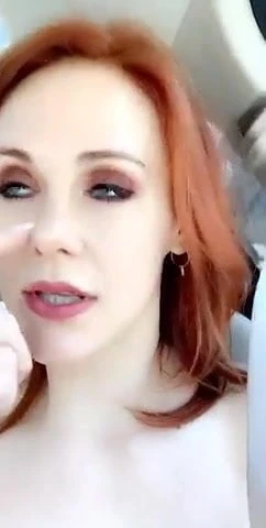 Slut snapchat masturbates on car