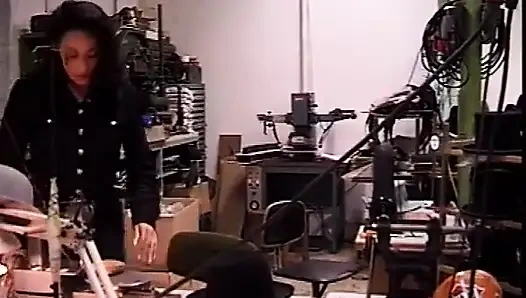 Erika Bella in PERCHE ALLE DONNE PIACE PRENDERLO IN CULO sc 06