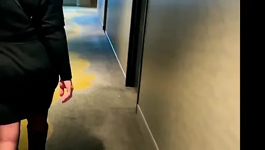 Fa fionas schwarzes kleid