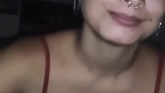 Novinha Debora Prado Fazendo Sexo Oral Profundo Durante a Noite