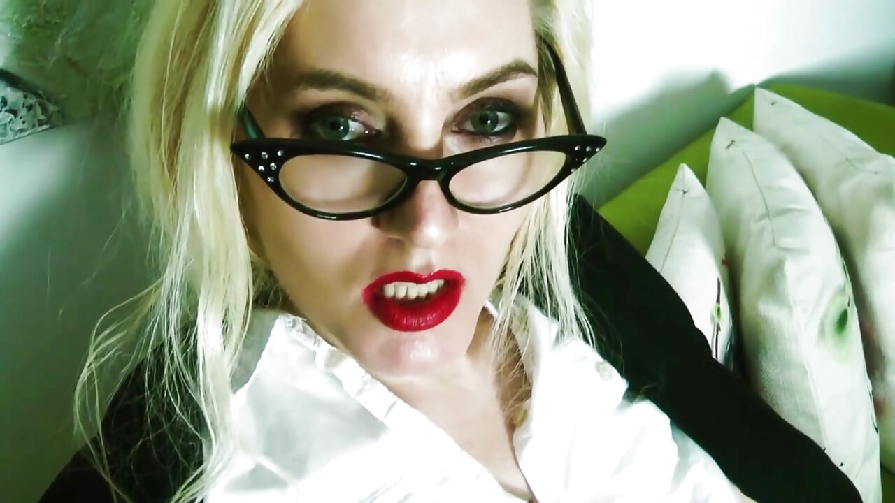 Učitelka fantasy femdom nohy