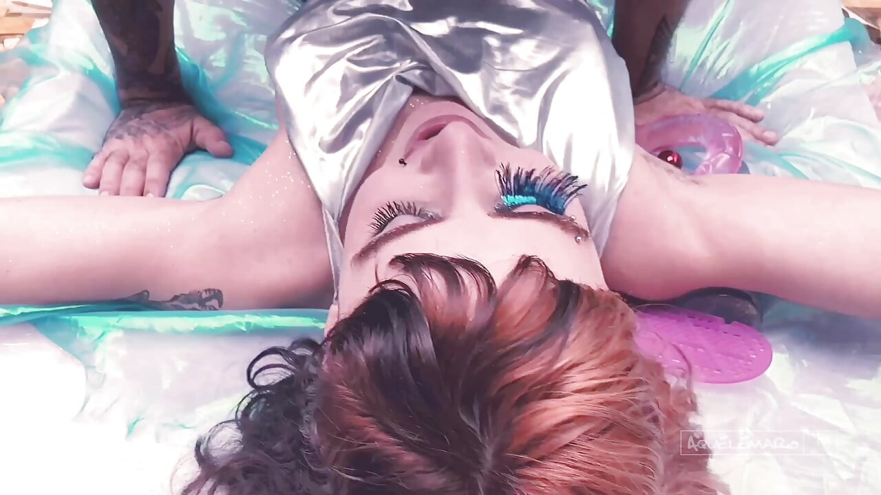 Par som møttes i karnevalet endte opp med å ha sex på det første hjørnet de fant