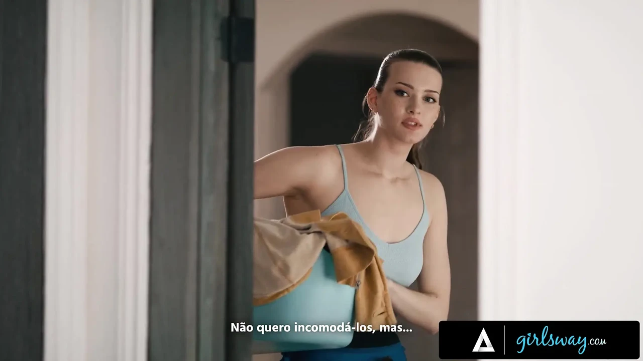 GIRLSWAY - 管家Olivia Madison顽皮地瞥见了她的老板 - 葡萄牙字幕