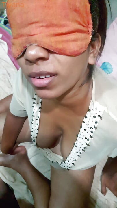 Istri hot mesum lagi asik ngentot posisi misionaris di dapur