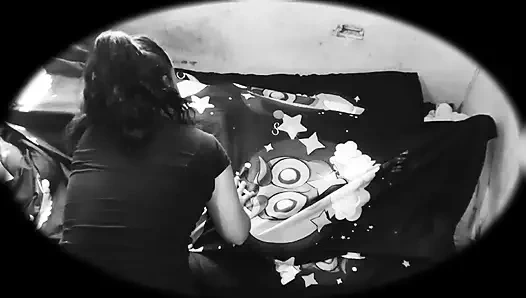 Aku akan bangun dengan sangat bersemangat setiap pagi dan aku tidak tahu mengapa sampai aku memeriksa kamera di kamarku