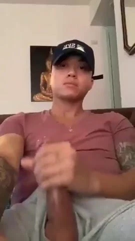 thai wanking his shaft on webcam (15'')